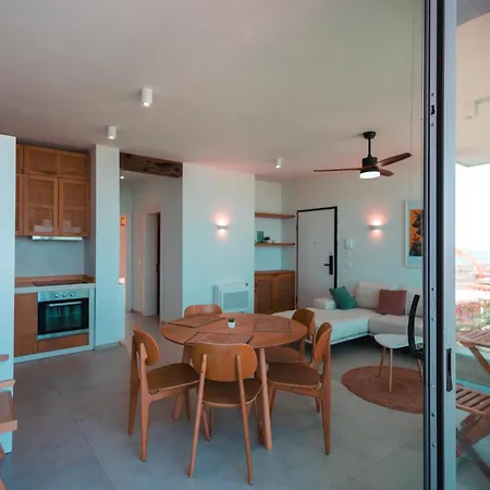 아파트 Escape By Form 4 Dhërmi