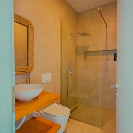 Escape By Form 4 Dhërmi