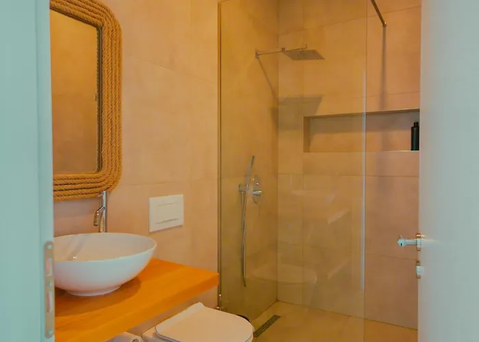 Escape By Form 4 Dhërmi