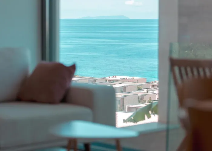 Escape By Form 4 * Dhërmi