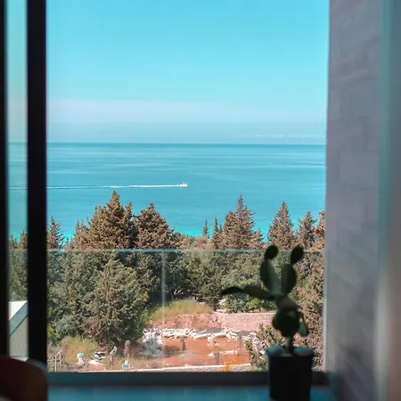 Escape By Form 4 Apartmán